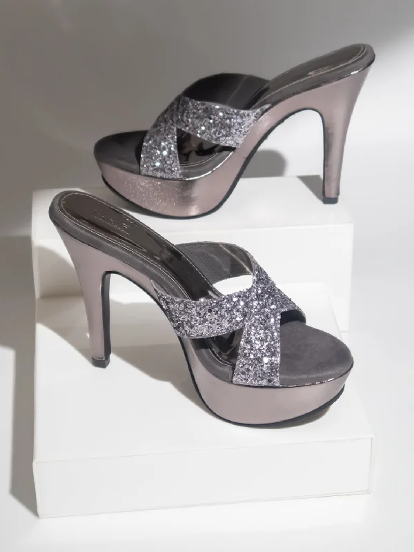 Stylish sandals for women with thick straps and chic buckle details for casual outfits-Women Pewter Embellished Platform Heels