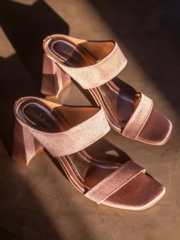 Comfortable sandals for women with closed-toe design and flexible footbed for comfort-Women Rose Gold Textured Block Heels