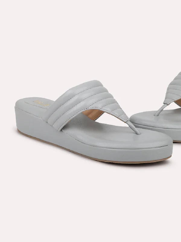 Casual sandals for men with adjustable straps and breathable material for comfort-Women Grey Textured Wedge Heels