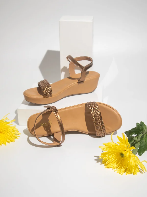 Stylish sandals for women with wide ankle straps and buckle detailing for fashionable look-Women Antique Textured Open Toe Wedges Heels