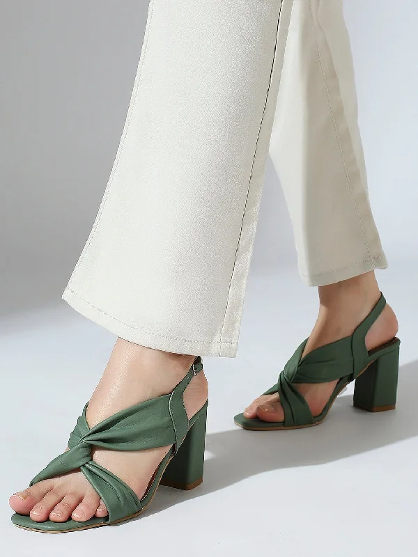 Casual sandals for women with cork footbed and crisscross strap design for style-Women Green Cross Strap Block Heels With Buckles