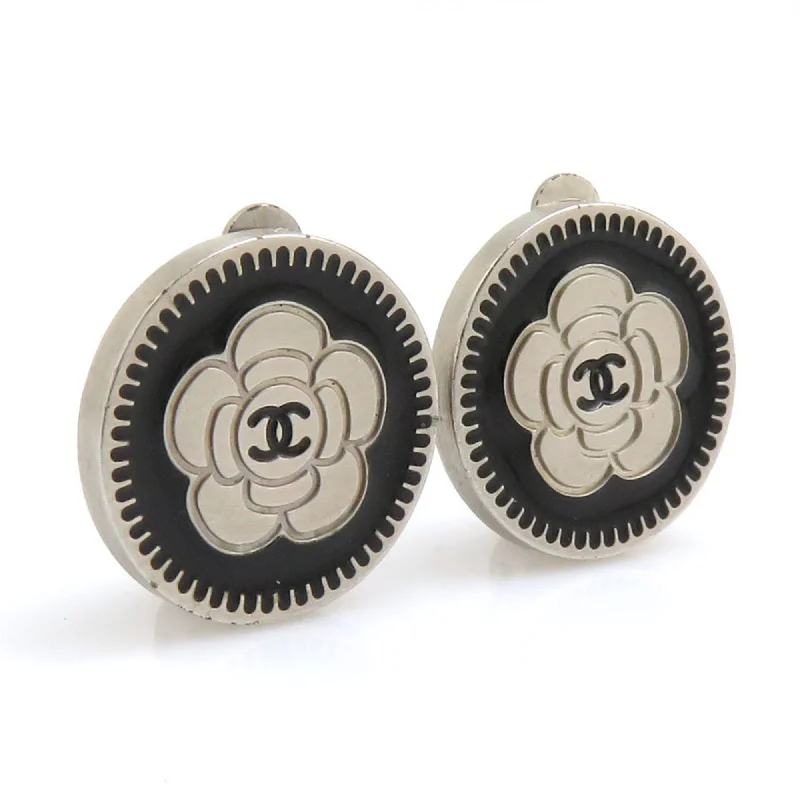 Pearl Drop Earrings for Elegance -Chanel   Metal Clip Earrings (Pre-Owned)