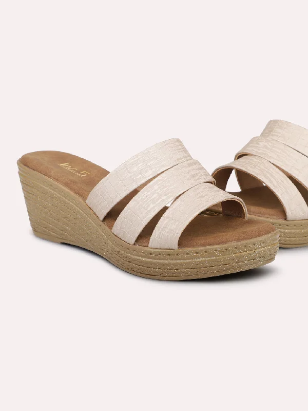 Trendy sandals for women with gladiator-inspired design and flat soles for chic wear-Women Chikoo Open Toe Wedges Heels