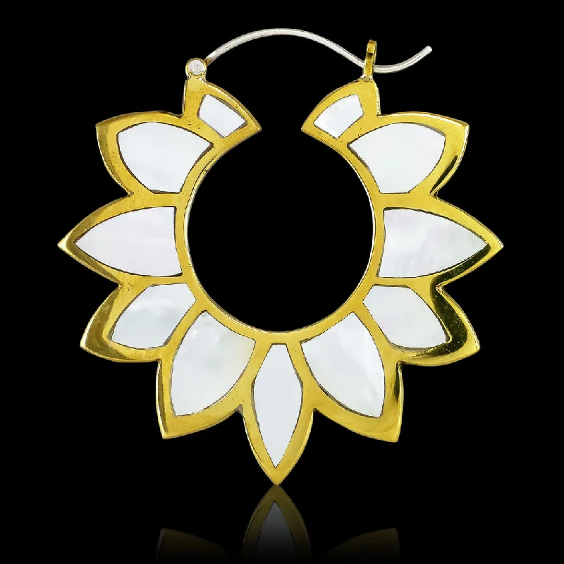 Medium hoop earrings for an everyday look with the perfect balance of style-<span>BRES-201<span>: </span></span>Sunflowers - Silver Post